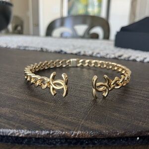 CHANEL CC Gold Hinge Choker Necklace M
